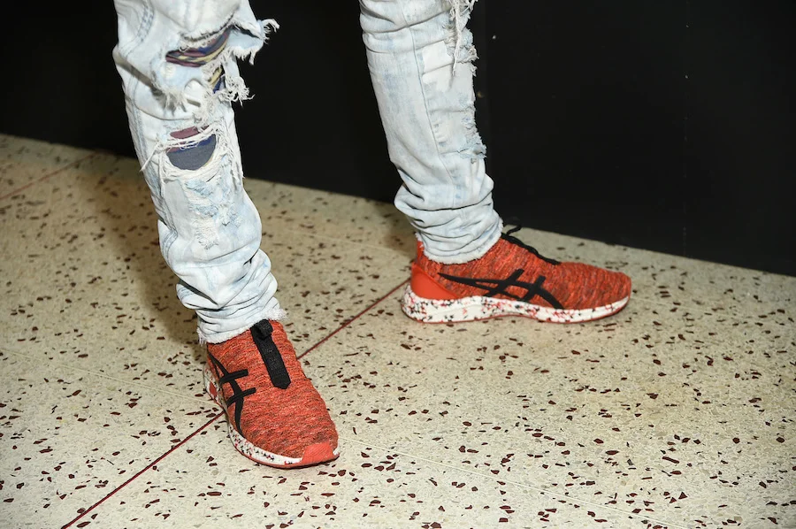 ASICS-HYPERGEL-KENZEN-On-Feet.jpg