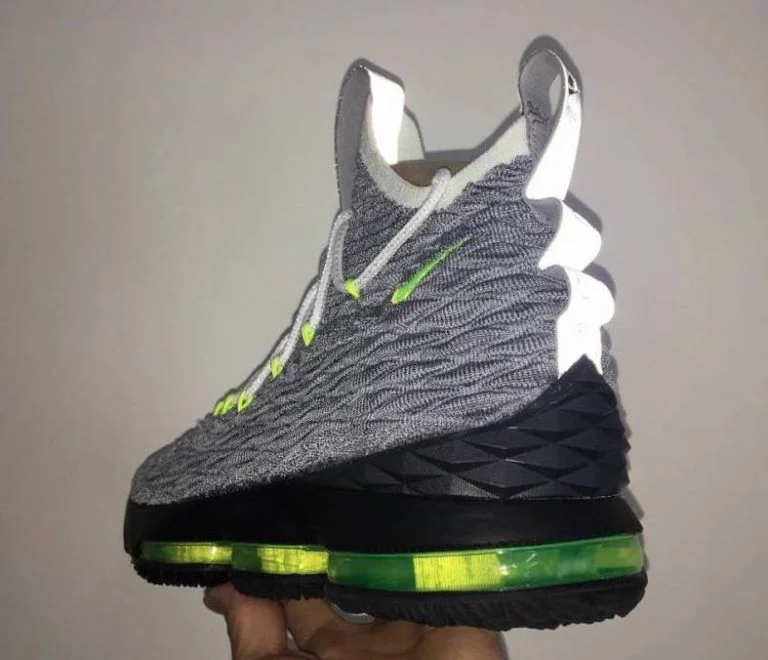 Nike-LeBron-15-Neon-LeBronWatch-Air-Max-95-Neon-Heel-768x660.jpg
