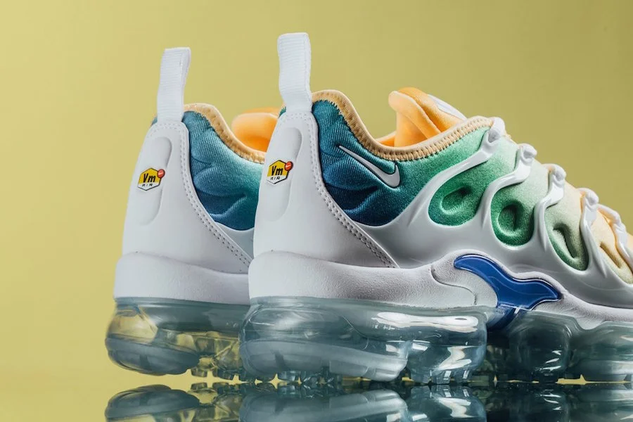 Nike-VaporMax-Plus-Light-Menta-AO4550-100-Heel.jpg