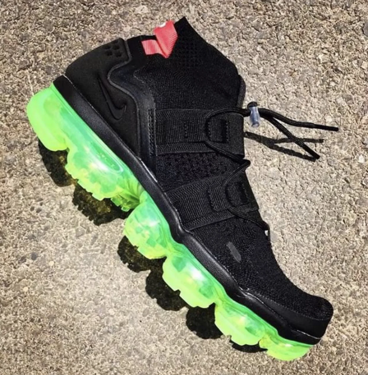 nike utility neon