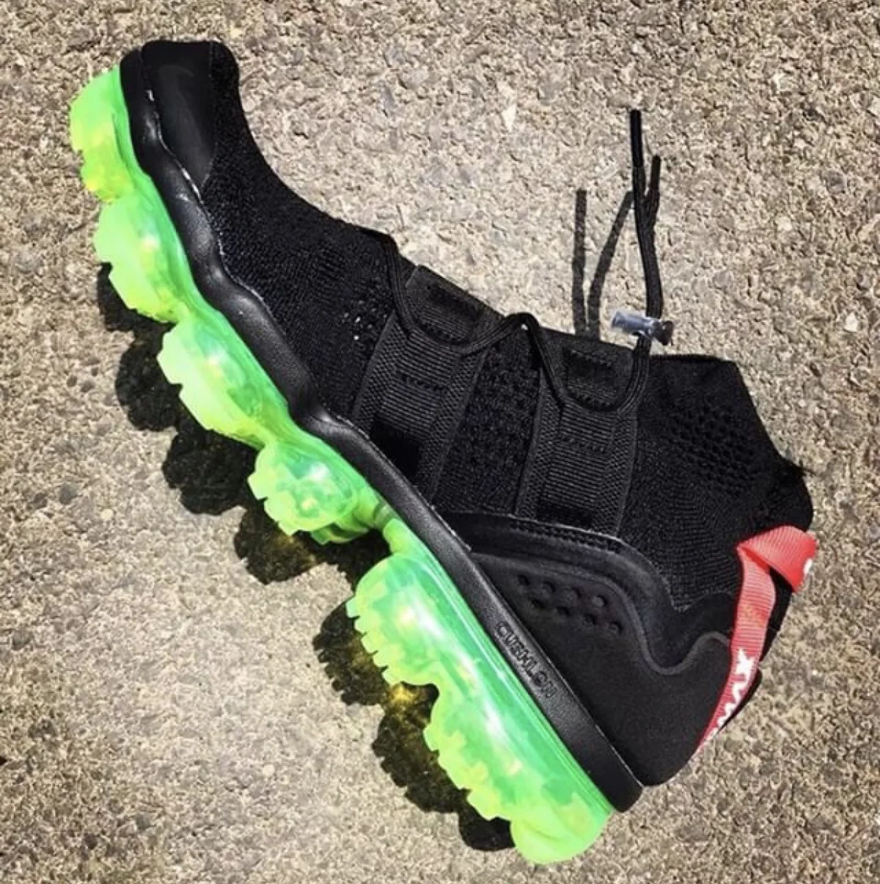 nike utility neon