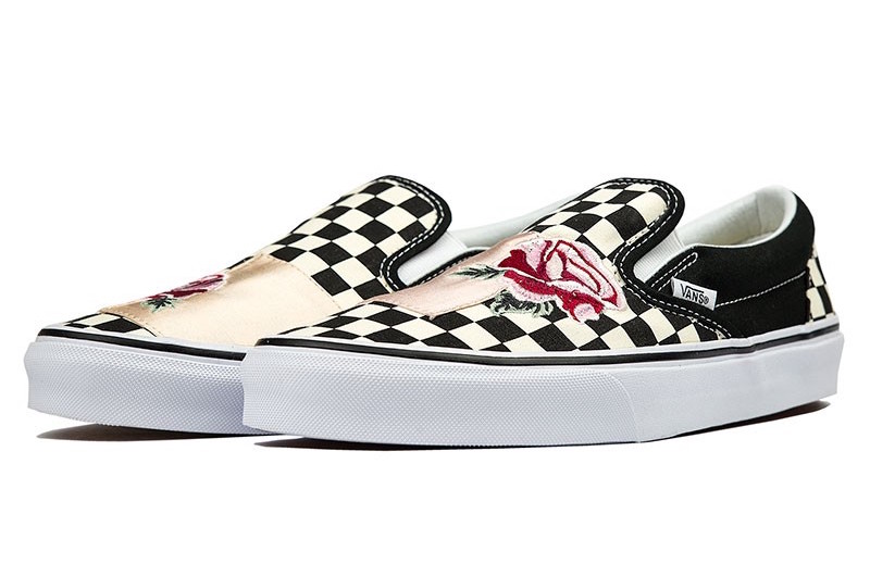 THE VANS SLIP-ON WITH ROSE EMBROIDERY 
