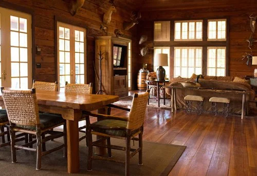 Shadow-Oak-Plantation-lodge-dining-lounge.jpg