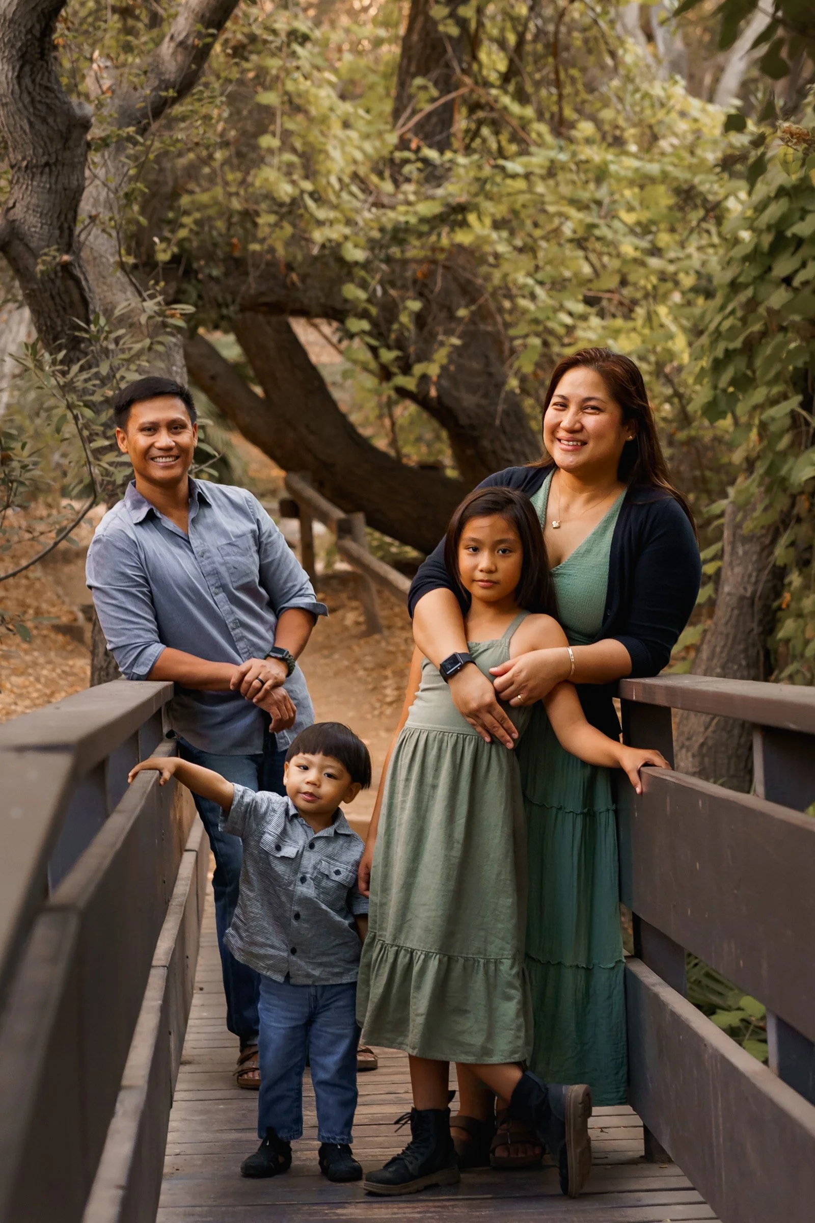 Retelas Family Portraits 121925 Ron Mariano Photography-21.jpg