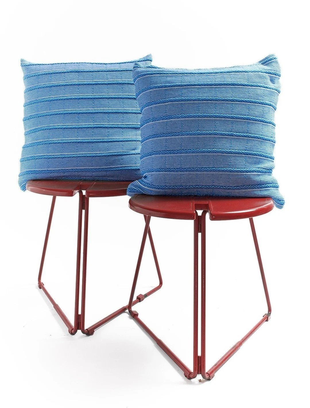 machine washable durability is infused into every custom contract pillow by blaanks. 

featured: rolled texture in turchese + greggio

knitted in the usa with zero waste