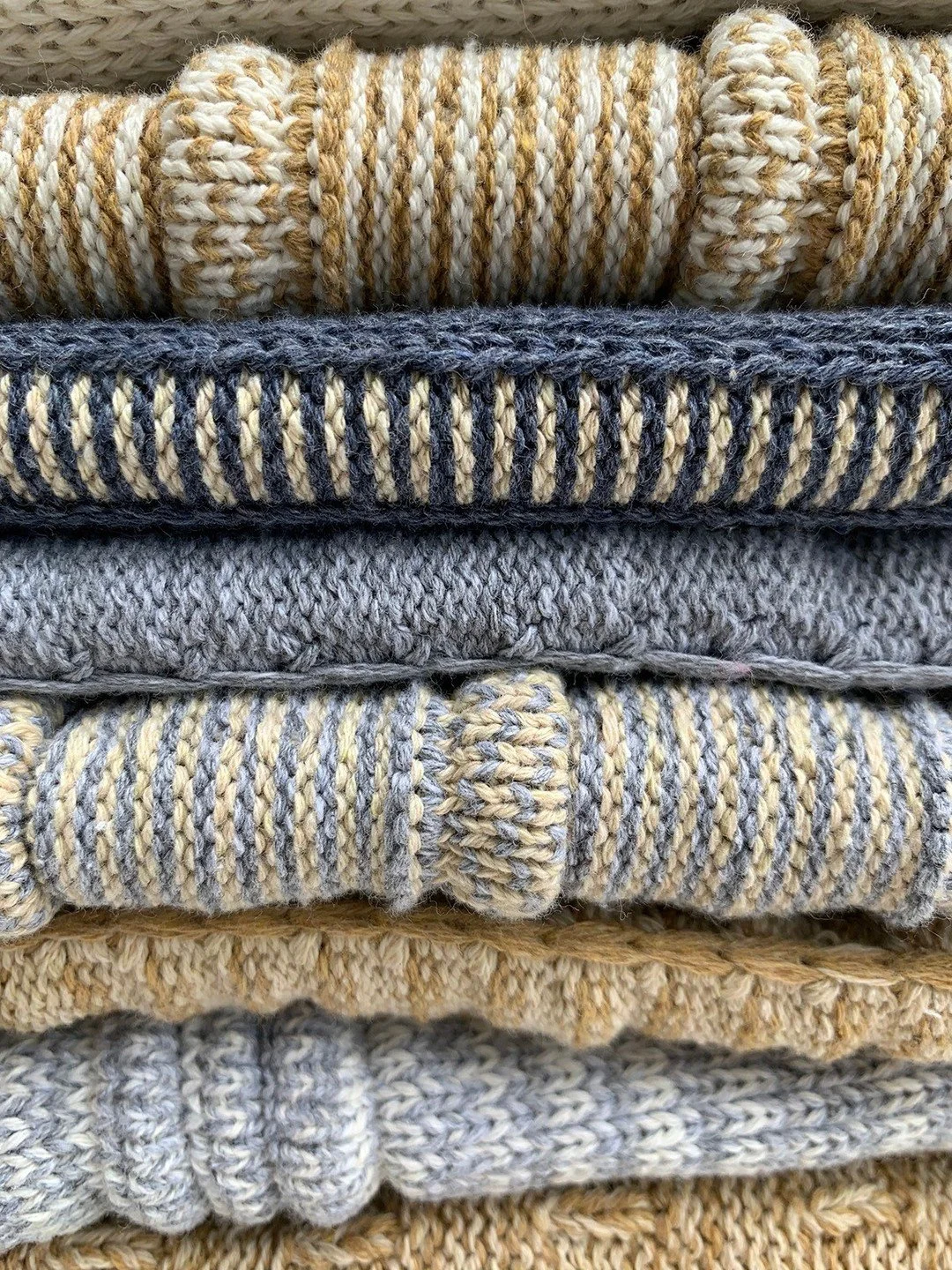 blaanks's signature pillow-soft textures are available in hospitality-grade, machine-washable pillows + throws. 

knitted in the usa
passes wyzenbeek 50,000 double rubs testing

| decorative pillows, throws, hospitality, machine washable, OS&amp;E, F