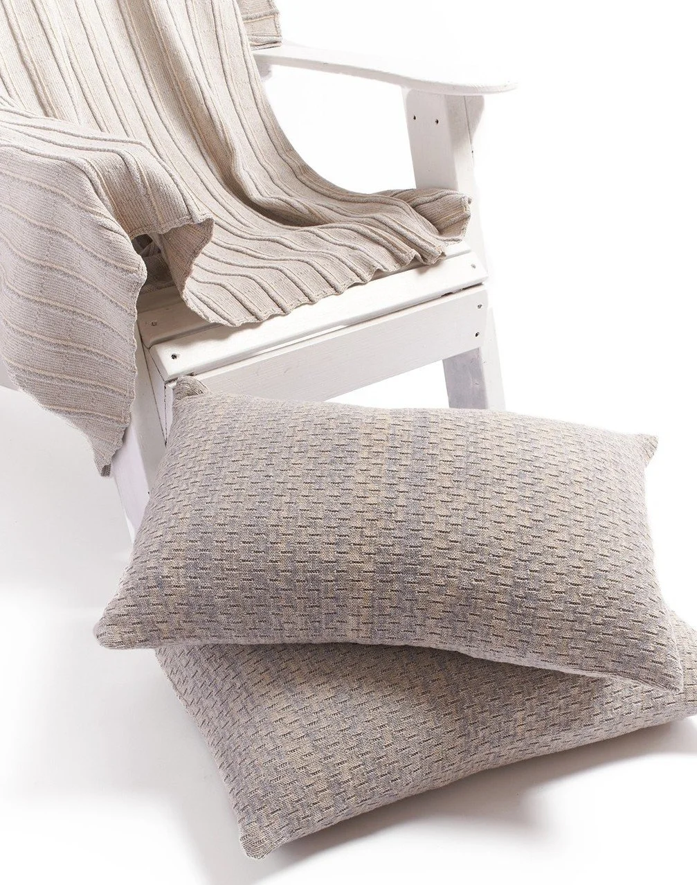 luxe, textured pillows + throws by blaanks are key to an unforgettable guest stay and efficient housekeeping.

all decorative pillows + throws⁣ by blaanks are:
+ pre-washed and individually packaged for simpler restocking.
+ machine washable for comf