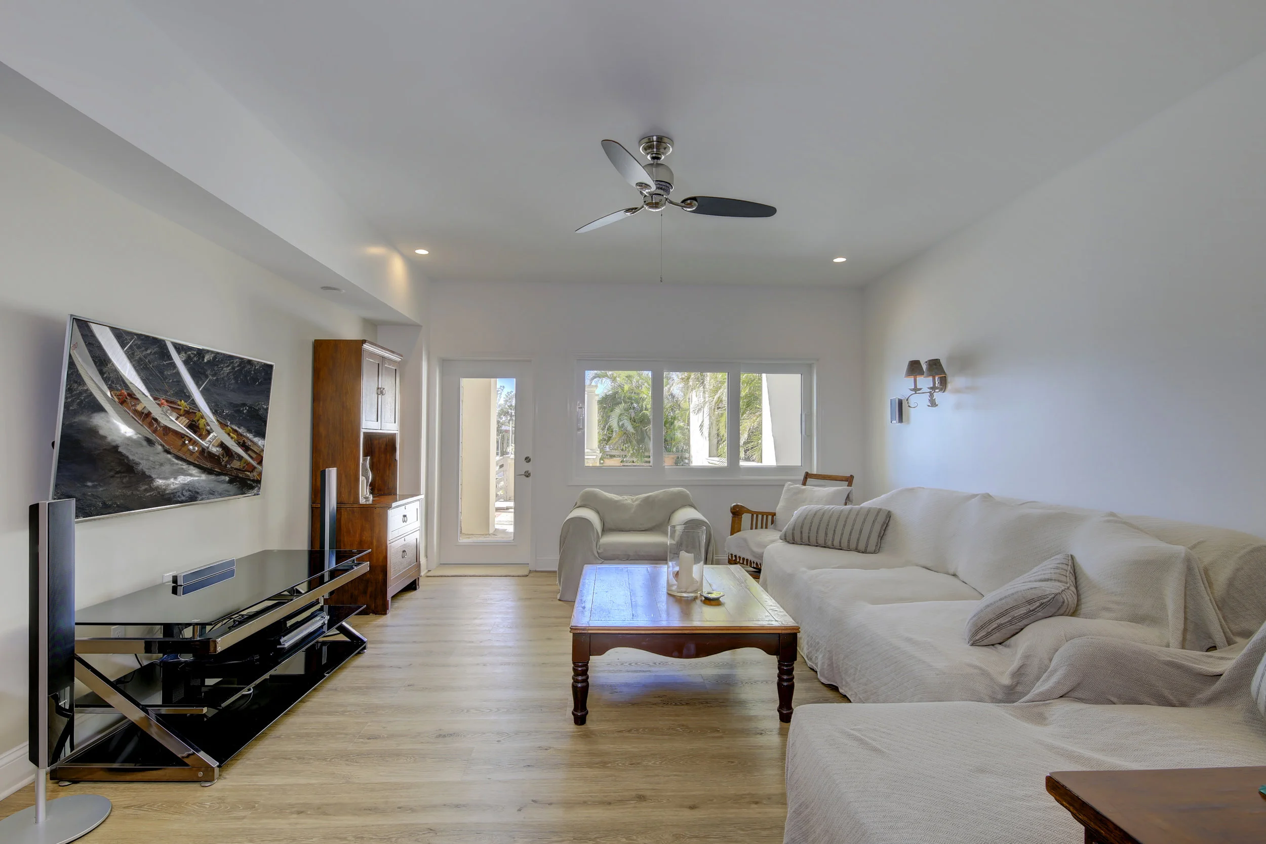 011_Family Room.jpg