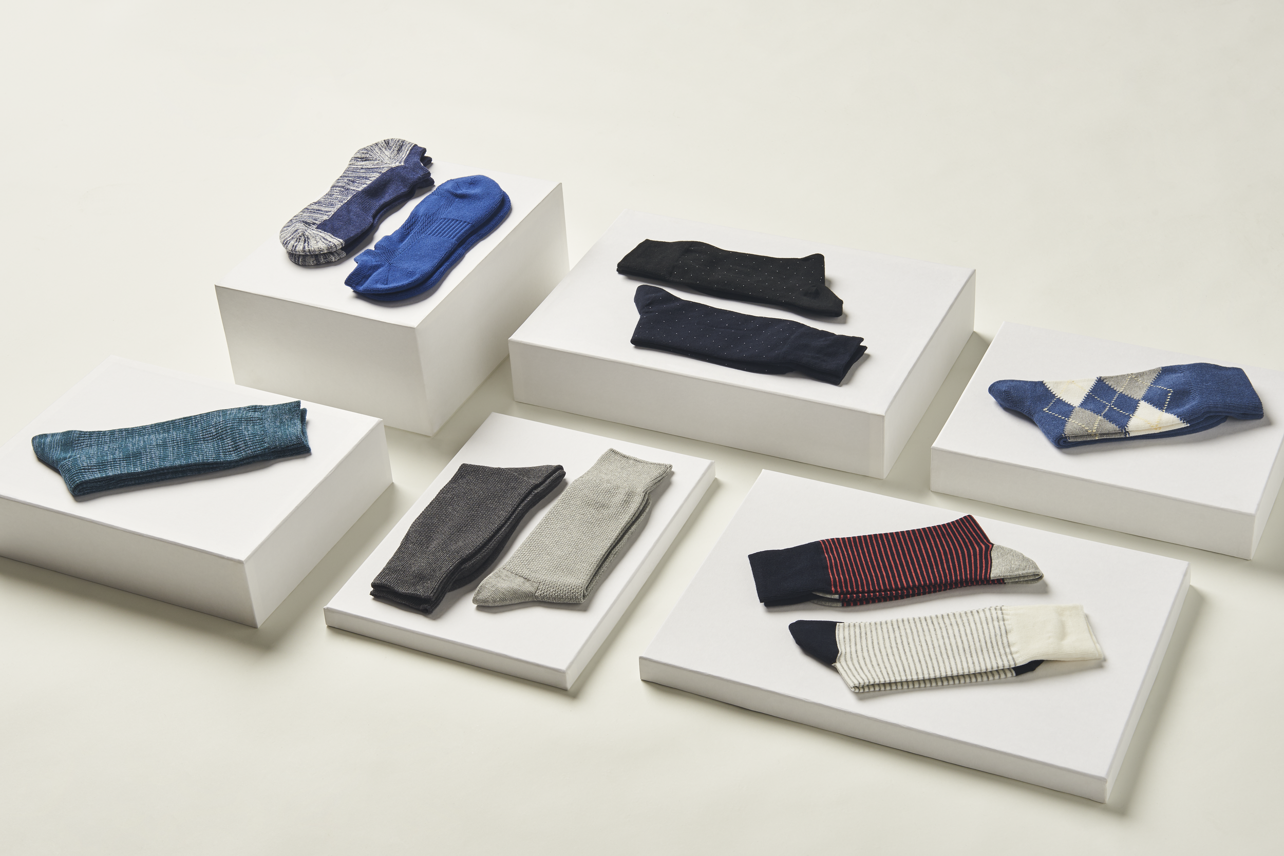 rsz_uniqlo_ss17_flatlay_sock_m.png