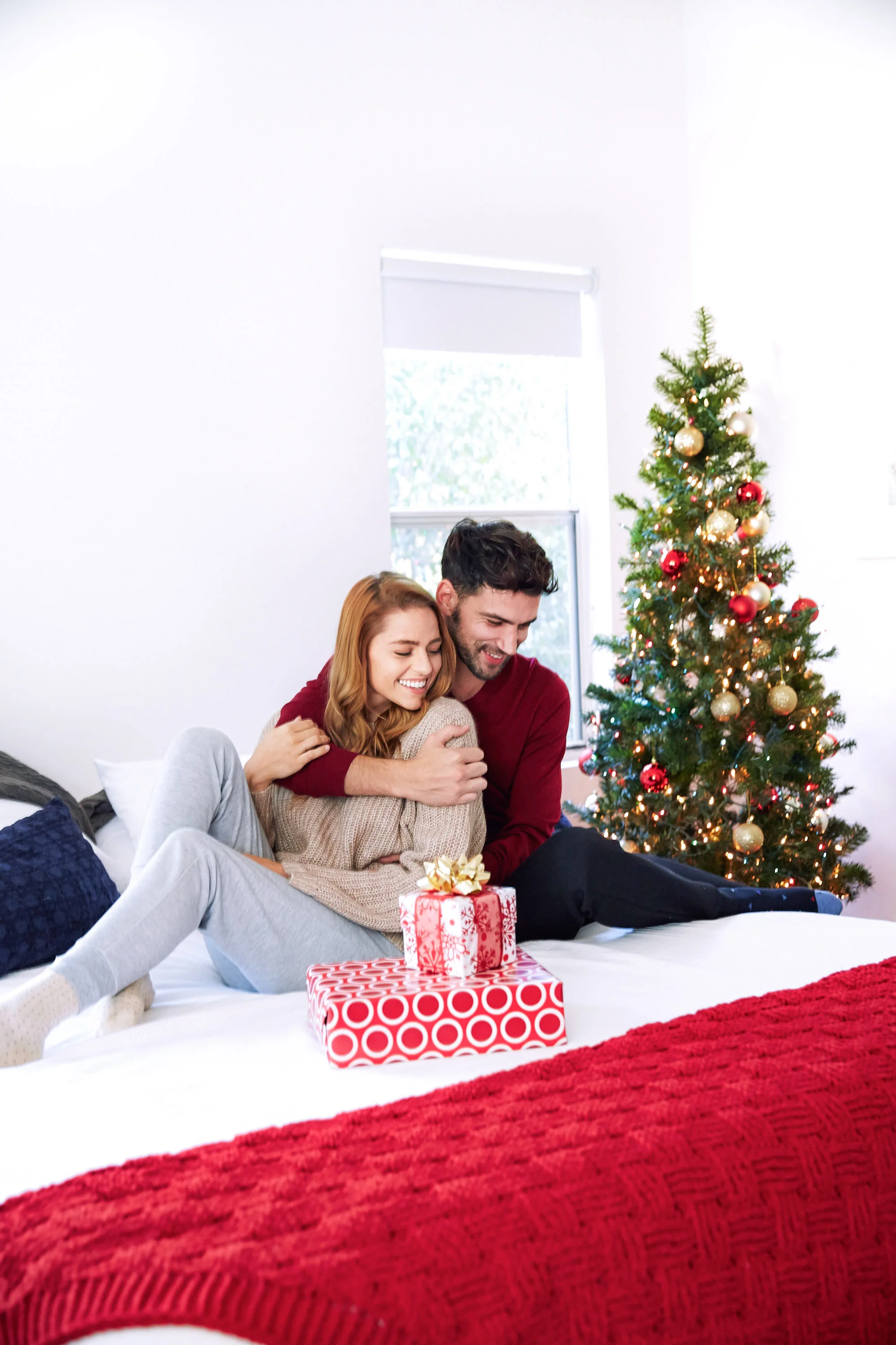 UNIQLO_WrappedWithLove_Couple2_2.jpg