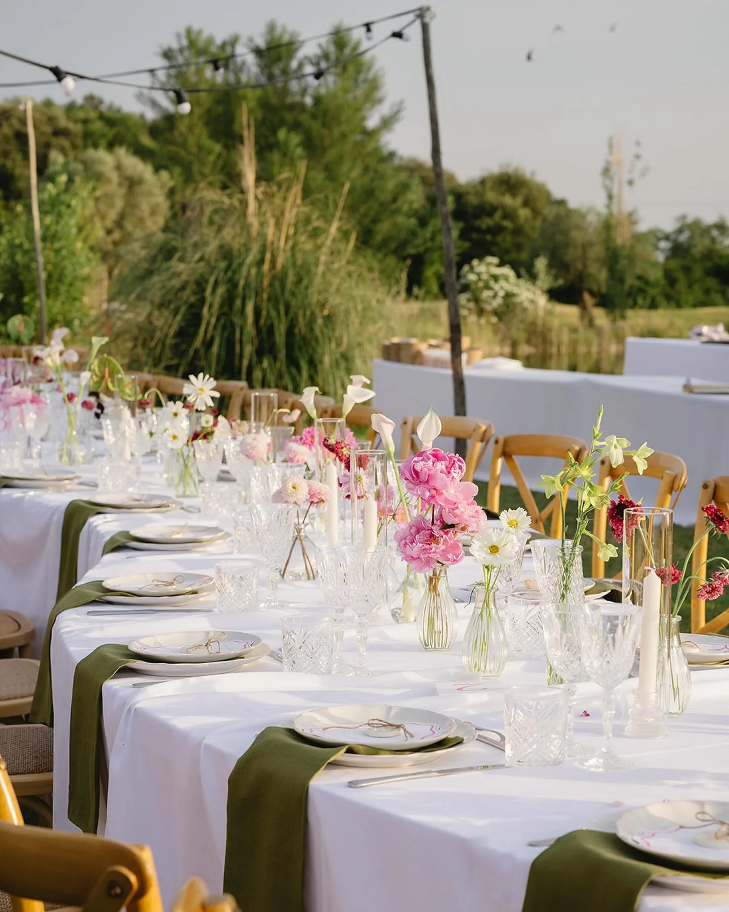 Cette palette  de couleur 💕🌿

Team 
WP : @ustwo_weddings
Venue : @lesdomainesdepatras
Photo : @laurineblly
Vid&eacute;o : @thant_chay_steinbacher
Traiteur : @traiteurbrunet
Bar &agrave; cocktails : @lecocktail.nomade
Vaisselle : @jani_solution_even