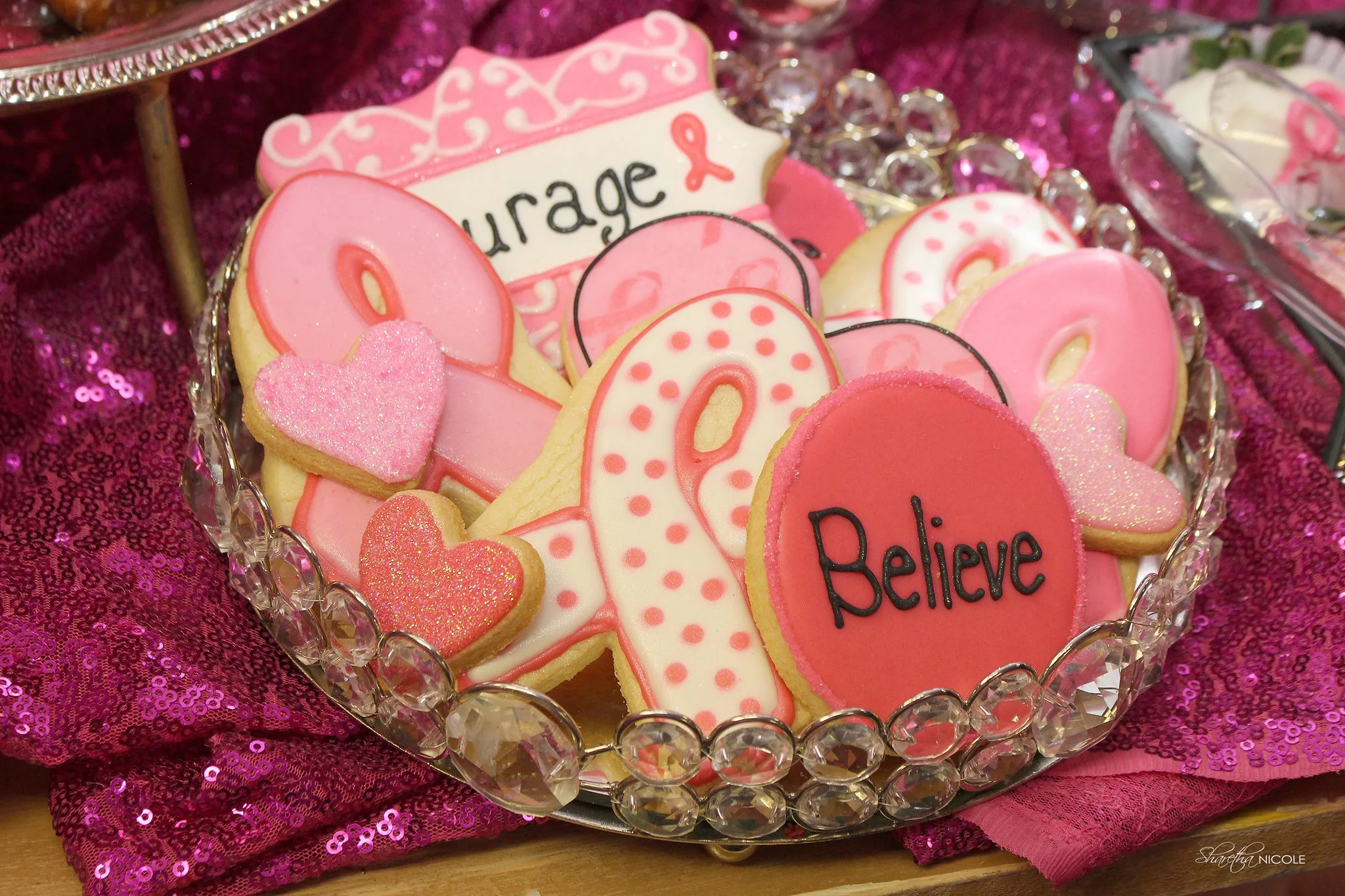wonder-woman-breast-cancer-awareness5.jpg