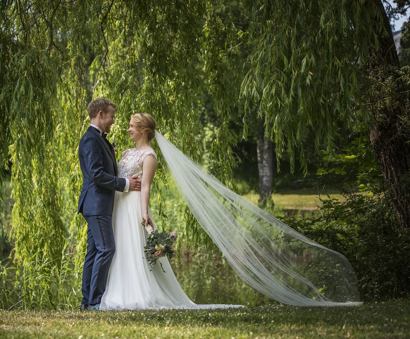 Rosanesparken og vakkert brudepar🥰
-
#rosanesparken #n&oslash;tter&oslash;y #brudepar #weddinginnorway #weddingphotography #bryllupinorge