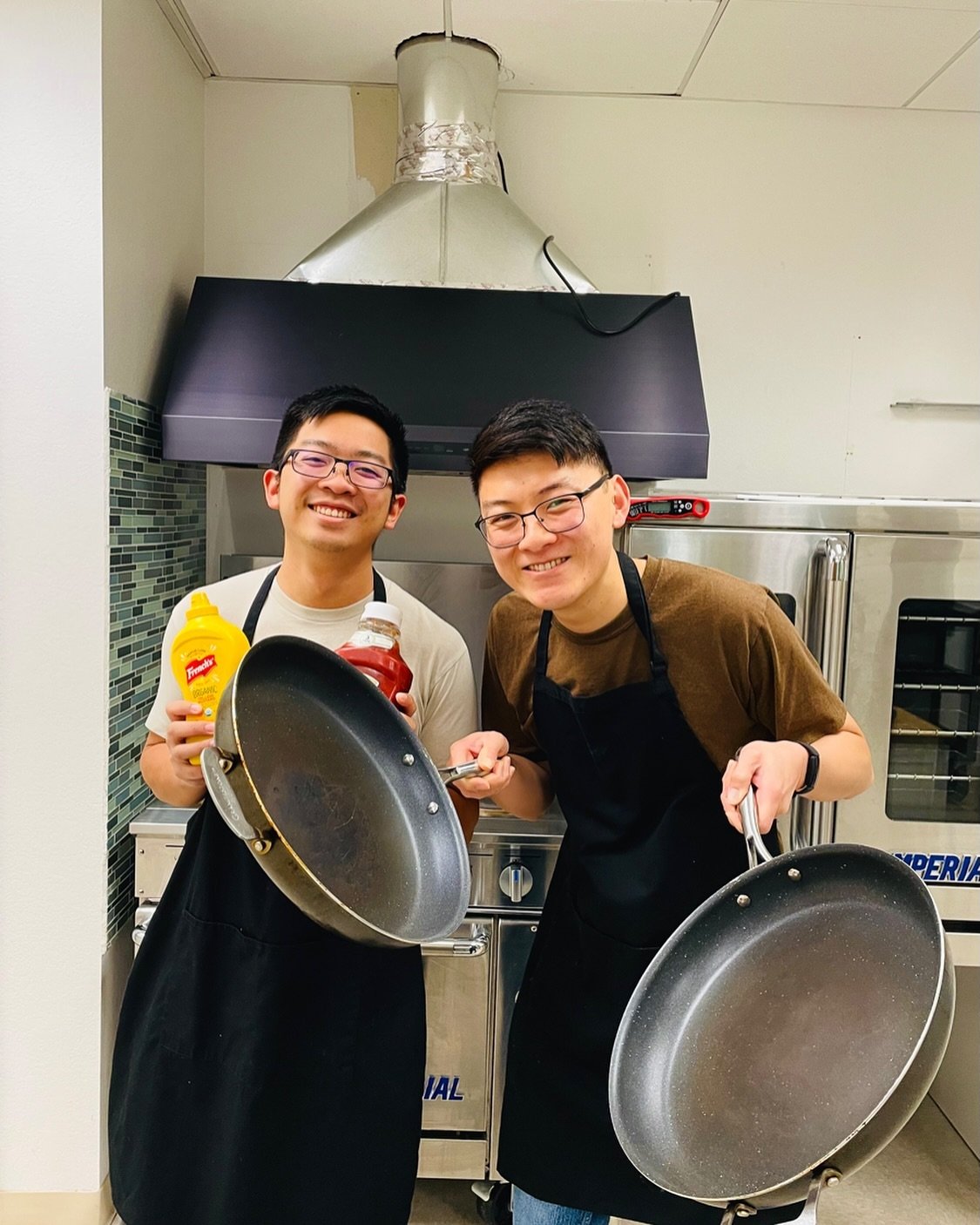 We are having a fun bro&rsquo;s night with GIANT burgers and ping pong! 🍔 What more can you ask for? 

Join us this Friday @7p, DM for rides~ 

#Internationalstudents #ucsdinternational #ucsdundergrad #burgers #giantburger #brosnight #pingpong #ucsd