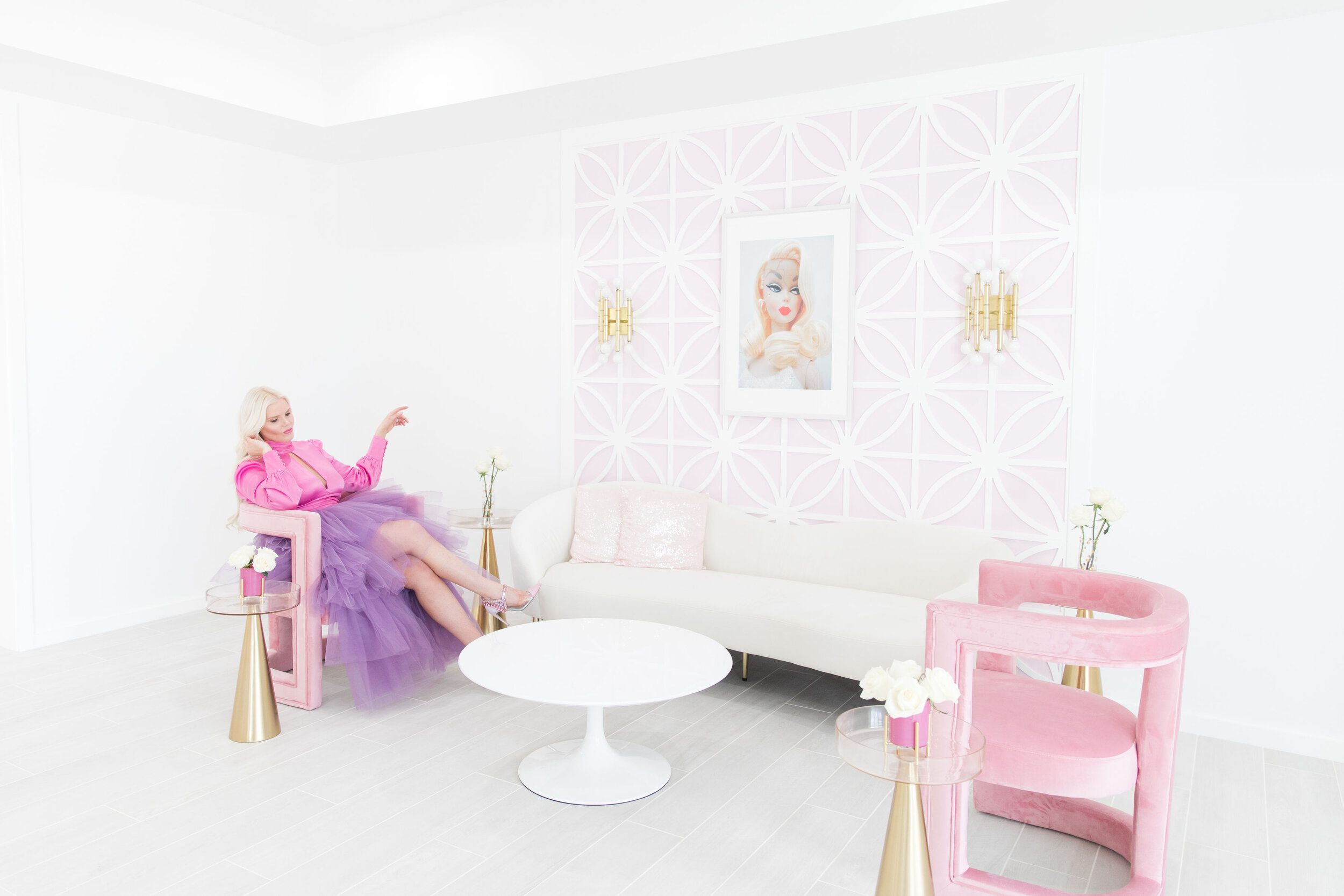 POSH-PR-TV-Set-The-Doll-HQ-Pink-Social-Media-Agency-Office-Goals-Barbie-The-Caroline-Doll-4.jpg