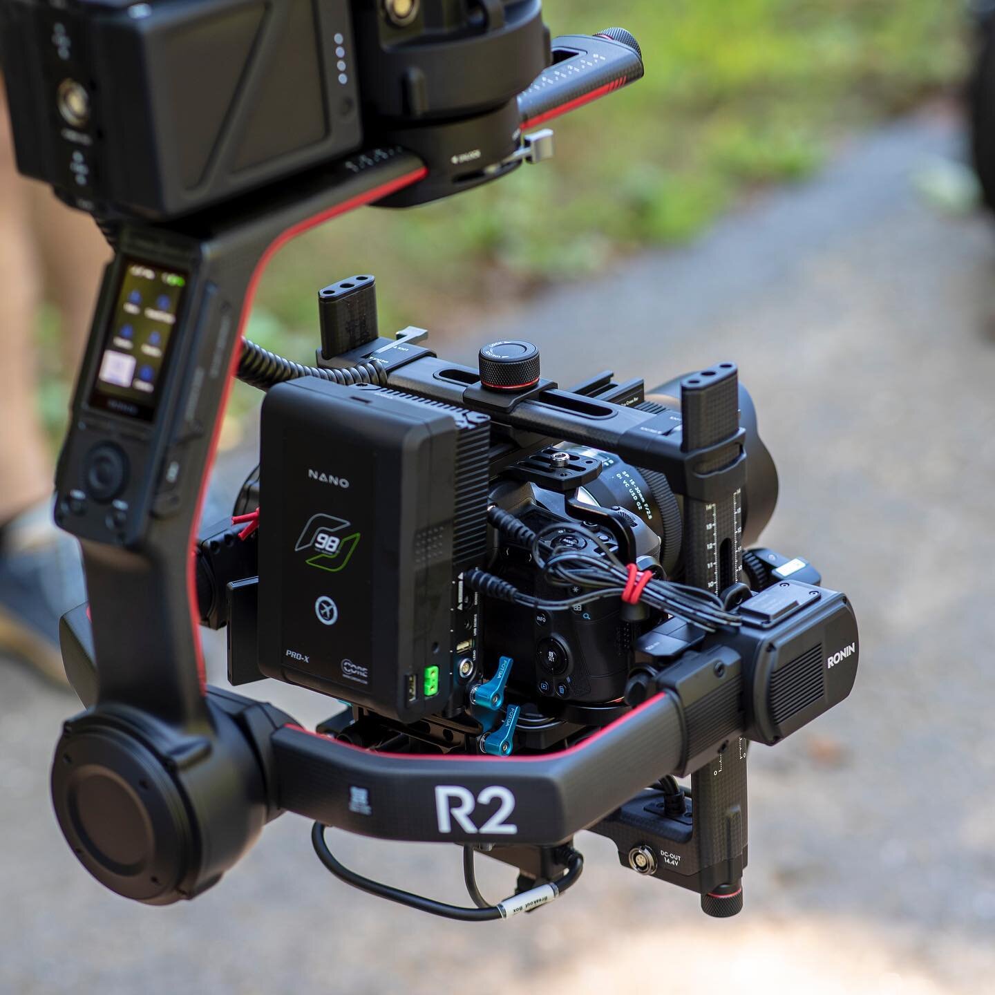 So I can 100% confirm after doing a pretty technical shoot chasing a motorcycle in the mountains the Ronin 2 + the black arm is capable of some amazing things. I&rsquo;ll post some video examples from the shoot soon. #canoneosr #blackarm #flowcinebla