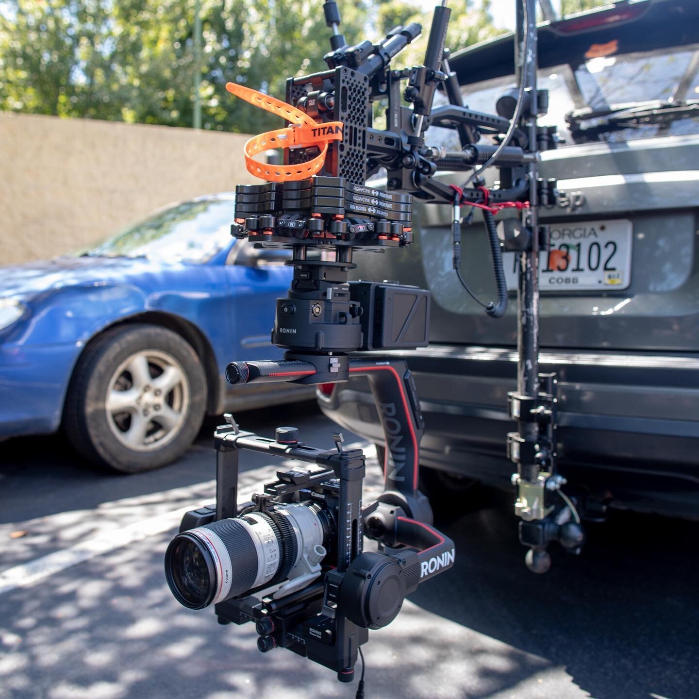 We&rsquo;re going to keep pushing to see how much we can get out of the @canonusa EOS R. Why not throw a 70-200 on it and chase a motorcycle around a mountain! This setup ended up working out much better than I expected. 
#flowcineblackarm #cameracar