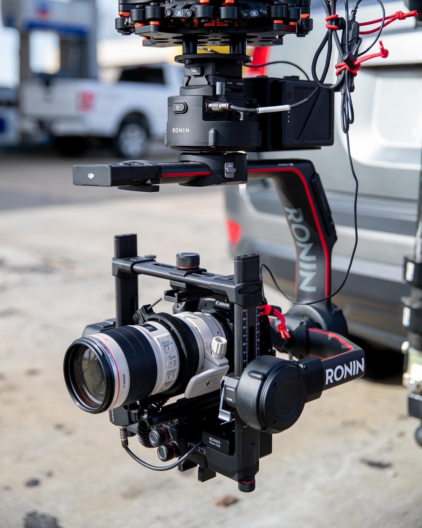 The compression of the 70-200 combined with stable camera car makes for some buttery video! 
#canon #70200mm #djironin2 #blackarm #flowcine #cinematography #chasecar #trackingvehicle #cameracar #canon #eosr