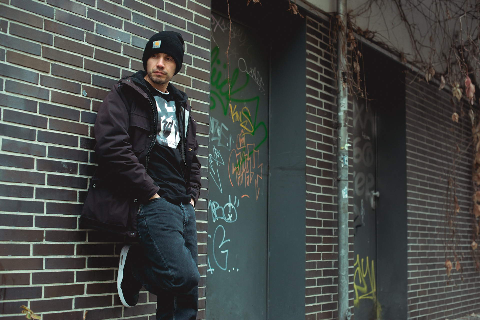 UNIVERSAL LANGUAGE: SLIM ONE