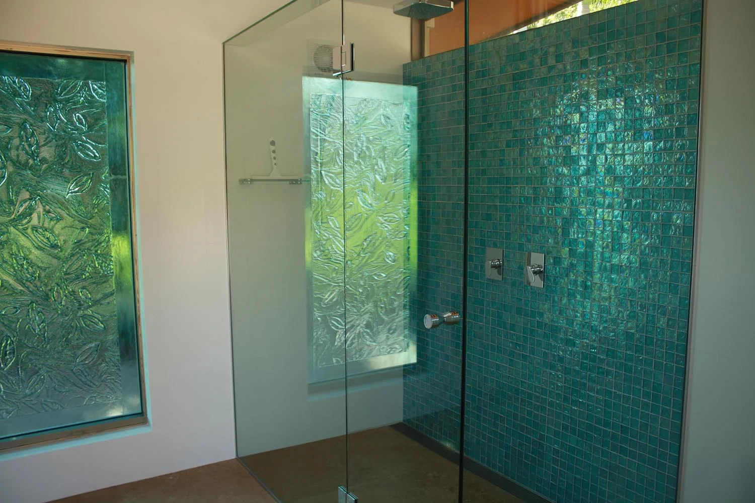 bathroom-ewingsdale.jpg