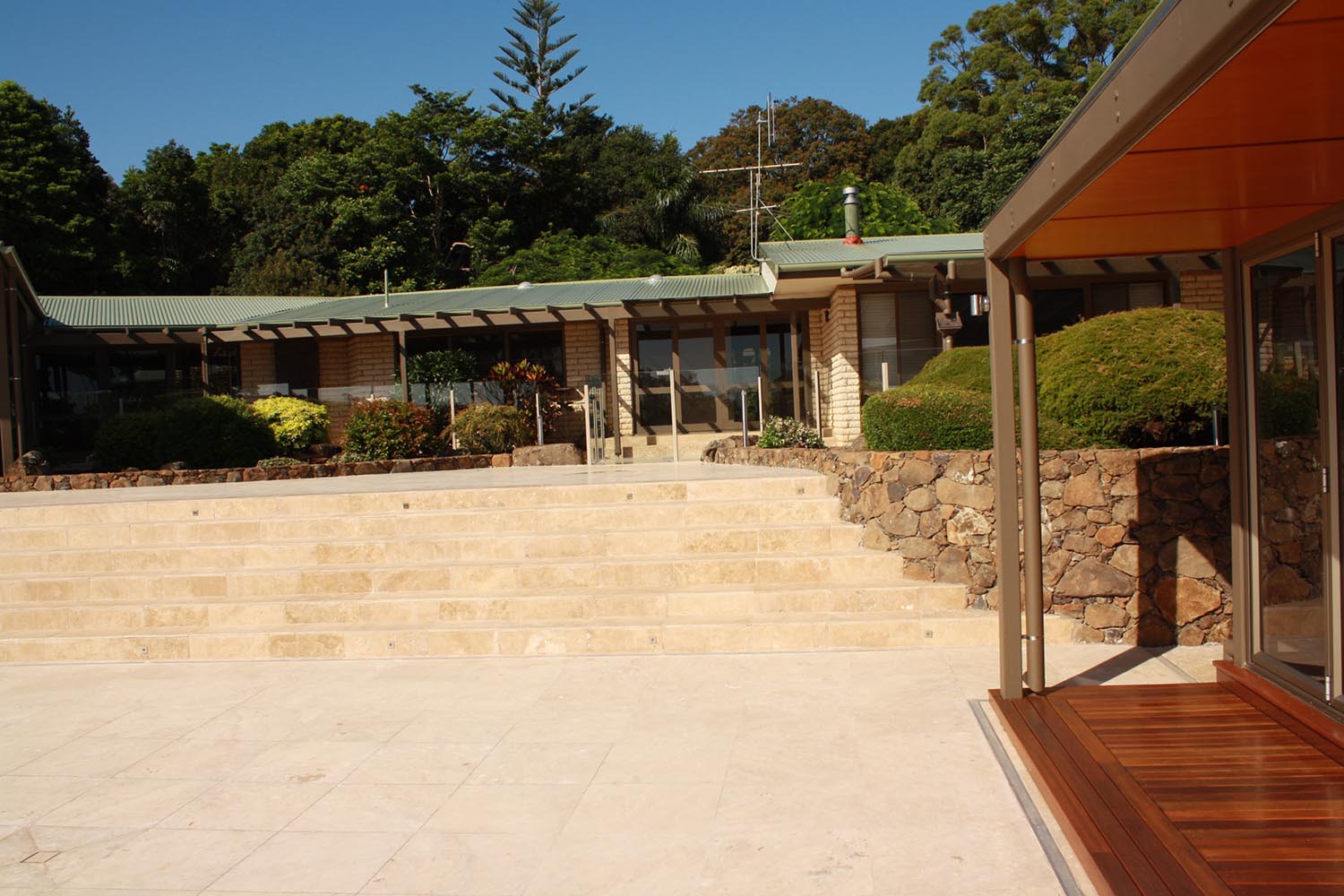 Ewingsdale-entrance-steps.jpg