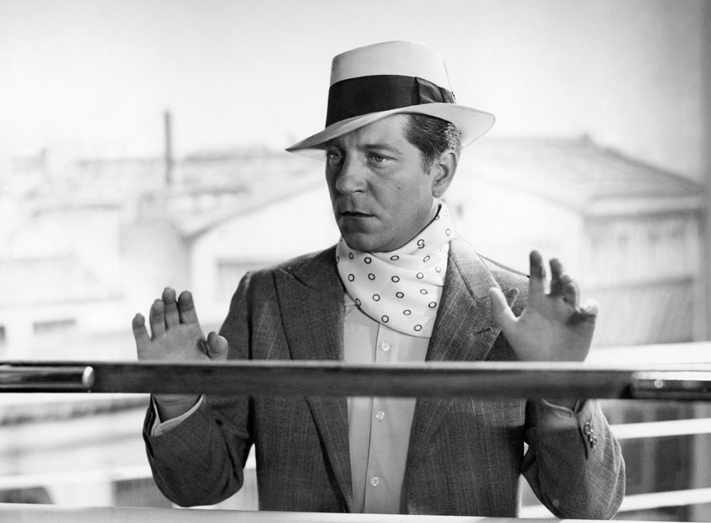 Jean Gabin in Pepe Le Moko, final scene