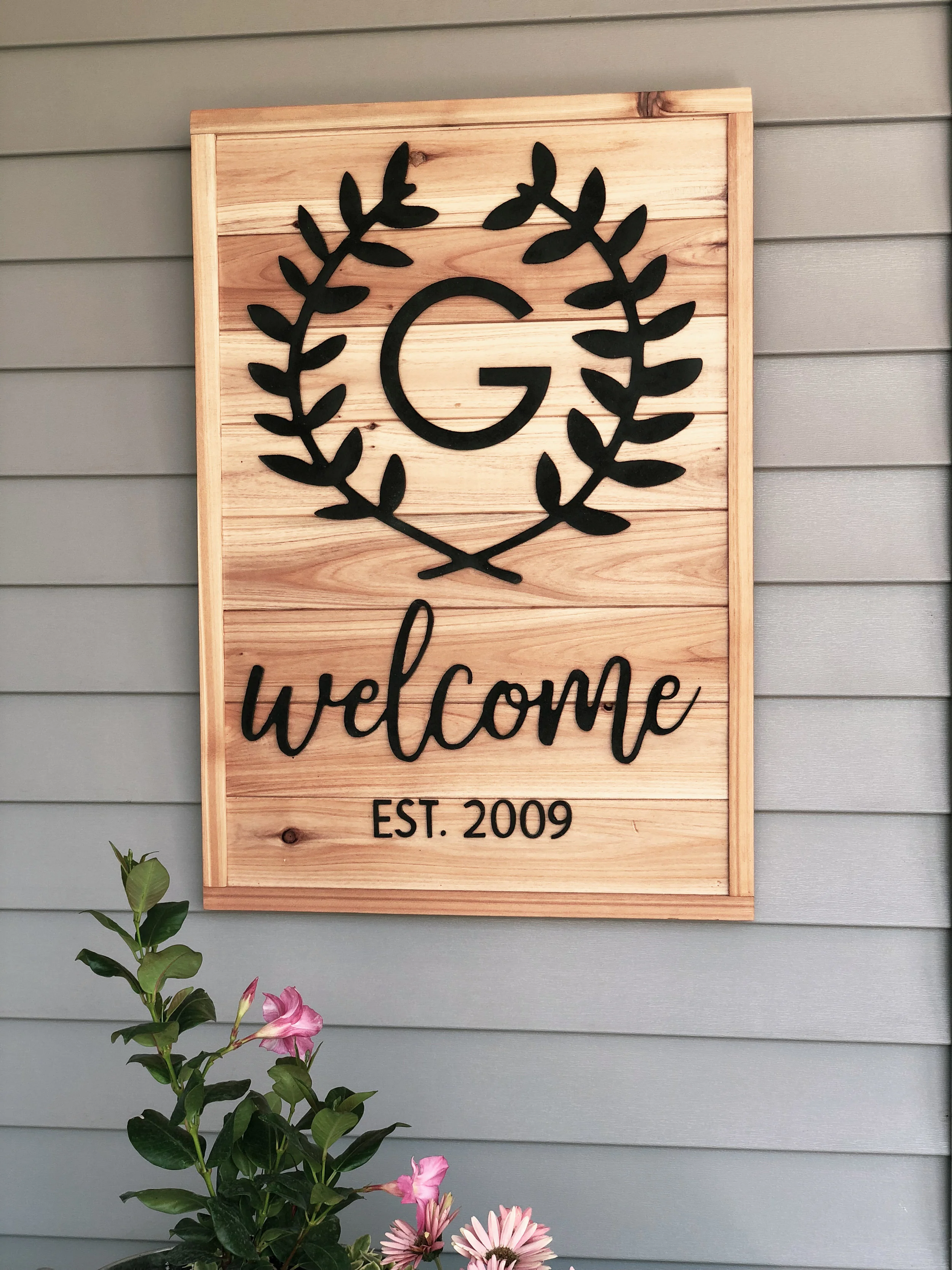I'm totally in love with this welcome sign! We added this design to our Etsy shop, so if you are looking to add some interest to your porch walls I highly recommend this sign!