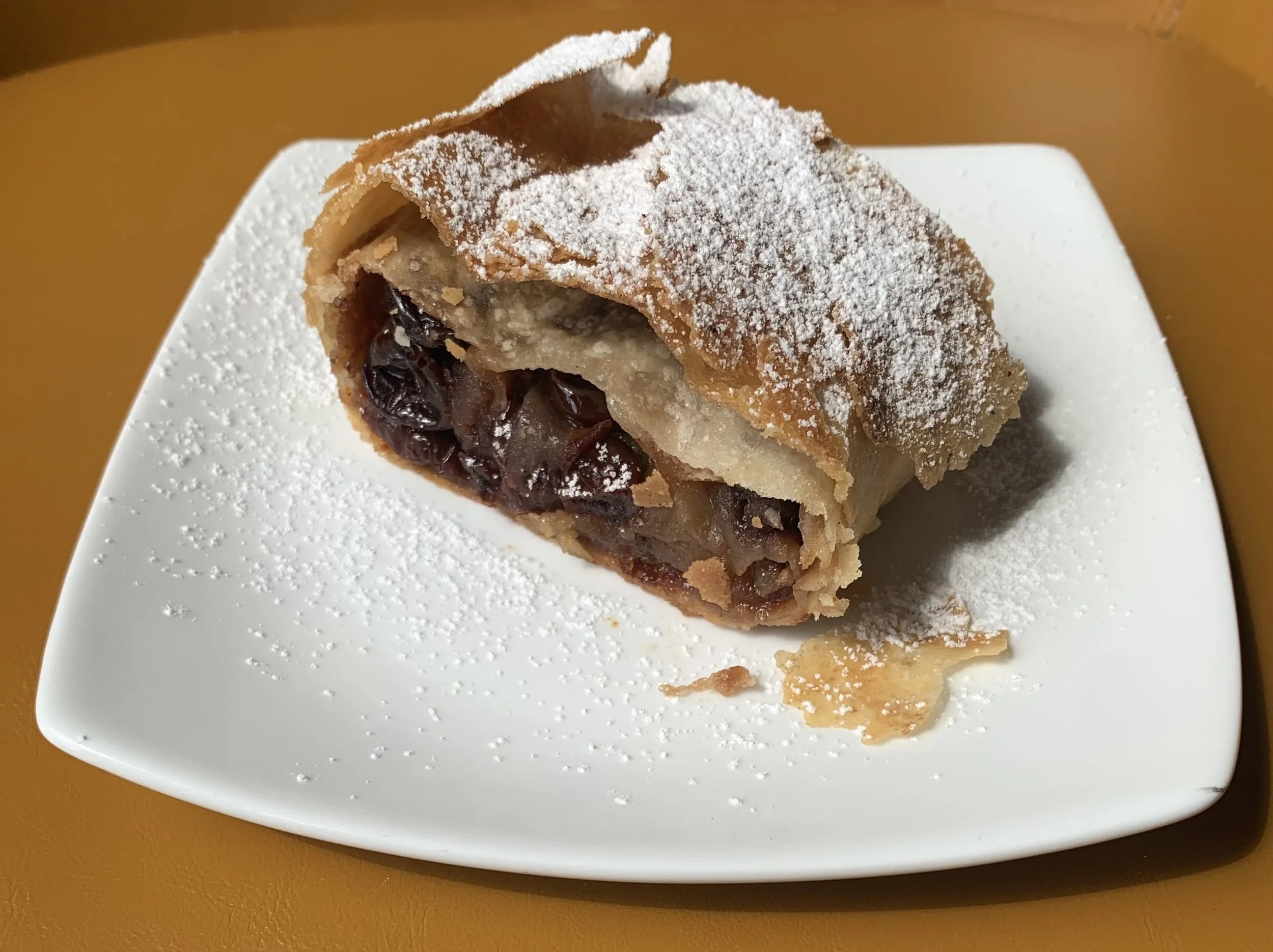 Apfelkirschstrudel -aka- Apple Cherry Strudel
