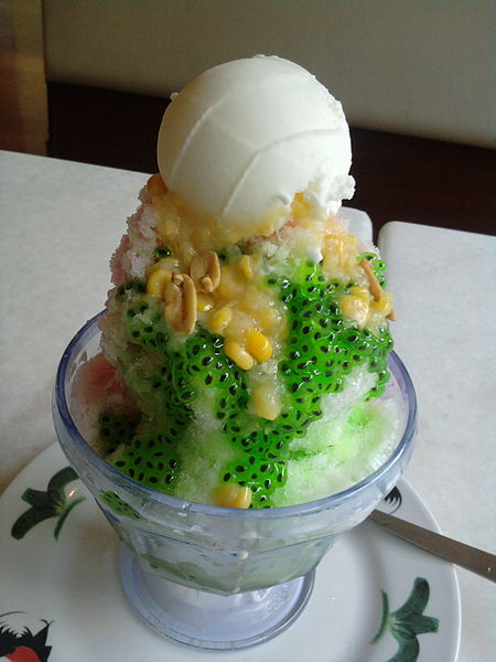 Ice Kachang. Photo by Andrew Bogott