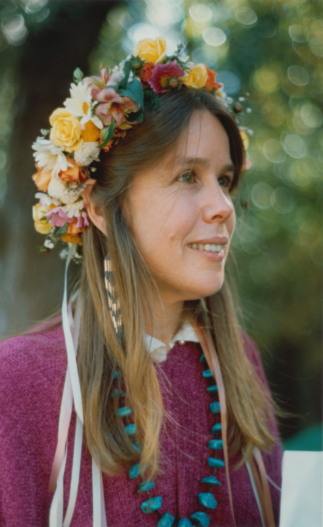 kate_wolf_in_garland.jpg