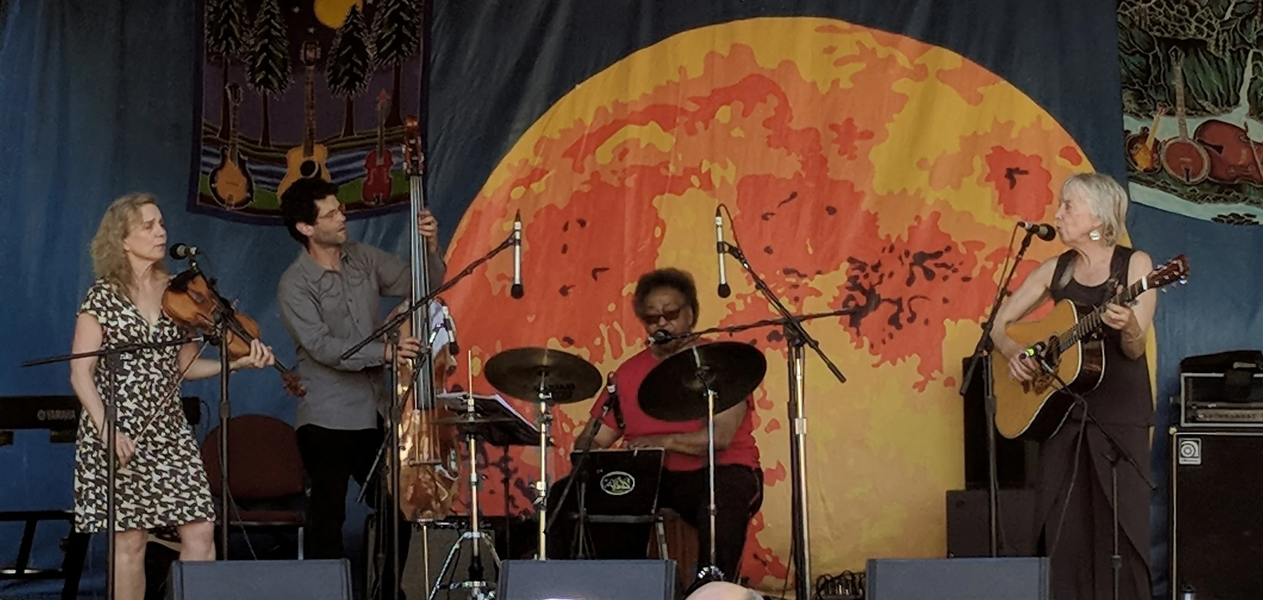 vHills to Hollers (Laurie Lewis, Linda Tillery, Barbara Higbie)