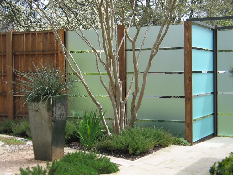A-mixed-materials-fence.jpeg