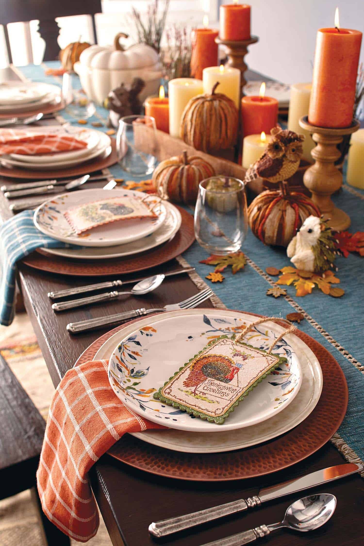 Amazing-Fall-Table-Decor-Ideas-For-Decorating-02-1-Kindesign.jpg