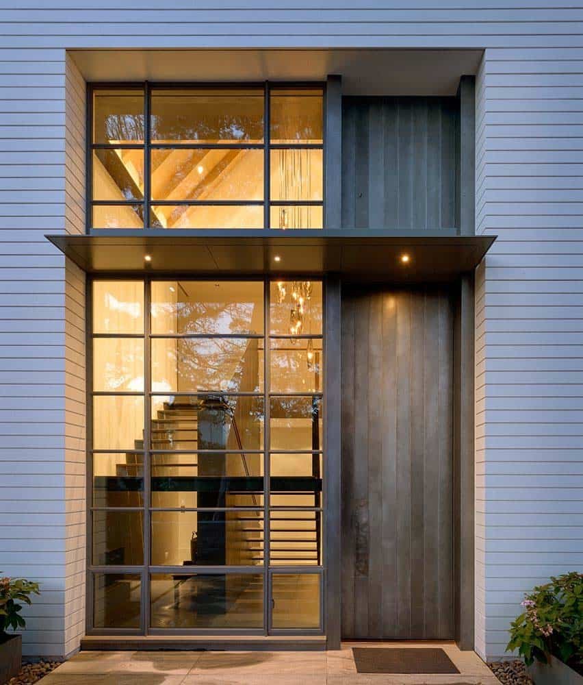 Shingle-Style-Lakefront-House-Stuart-Silk-Architects-03-1-Kindesign.jpg