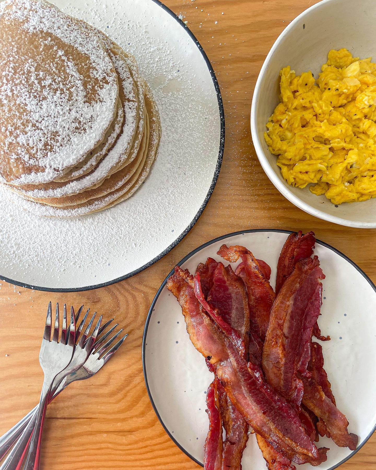 wakey wakey eggs and bakey&hellip;and pancakes. 

My newsletter just went out. For everyone who subscribed to it, check your inboxes. For everyone who didn&rsquo;t, sign up now to catch the next one :)

K. byeeee