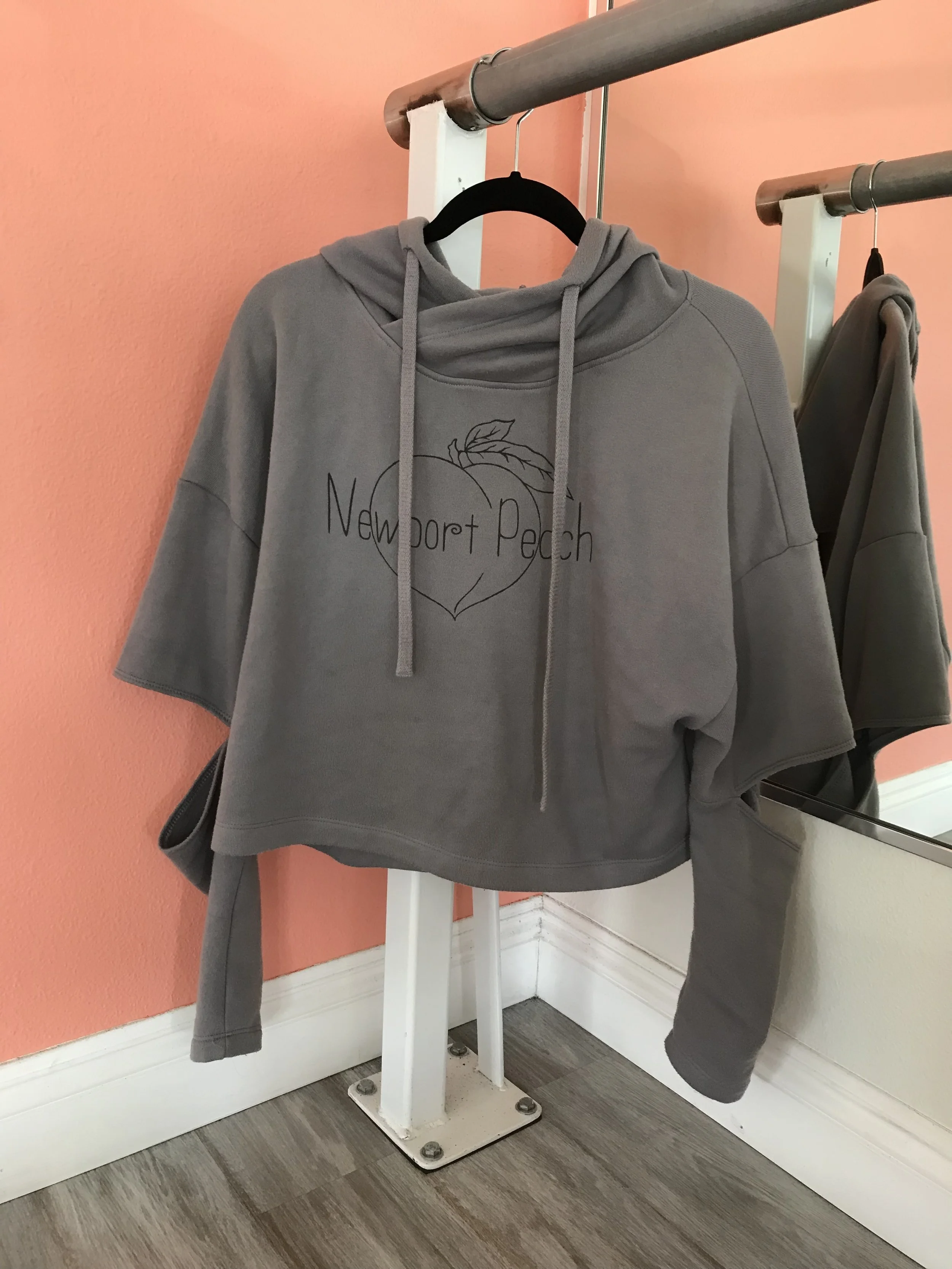 STORM - CUTOUT HOOD CROP - SIZES SM-XL