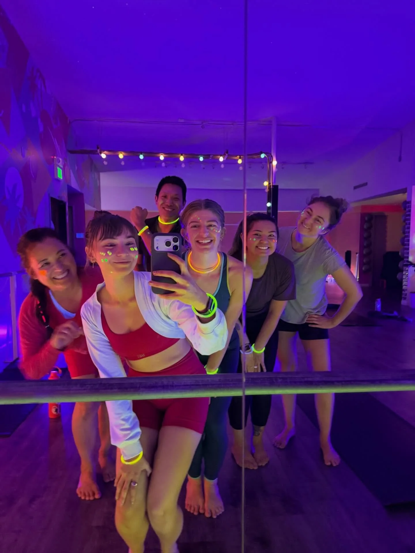 Last few photos from December! 💖 2026 is already off to a peachy start and we can&rsquo;t wait to see you in class! 🍑 PS we have an intro membership deal and a class pack deal in the Newport Peach app! Be sure to check it out 👀