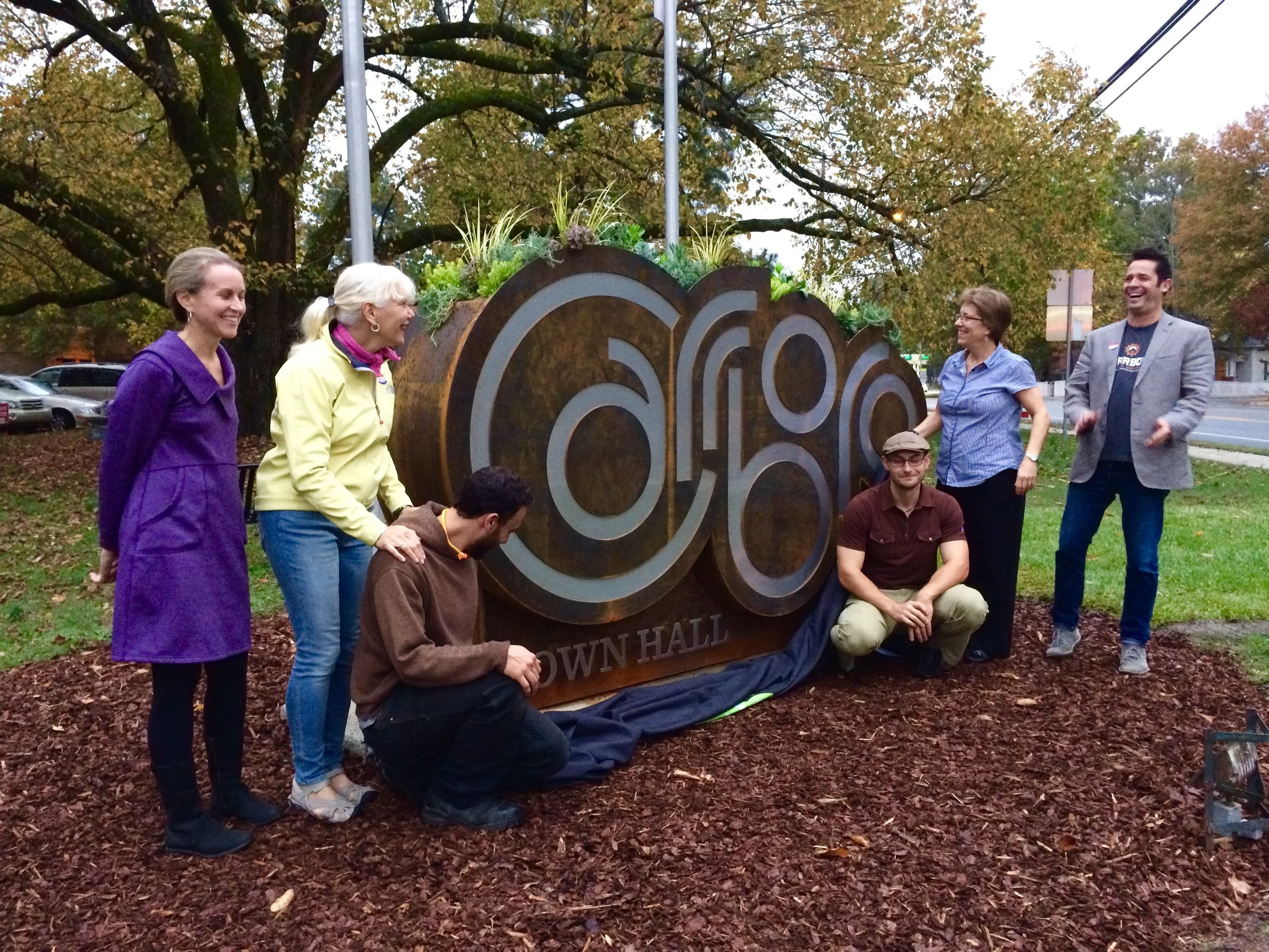 Leo Sign unveiling.JPG