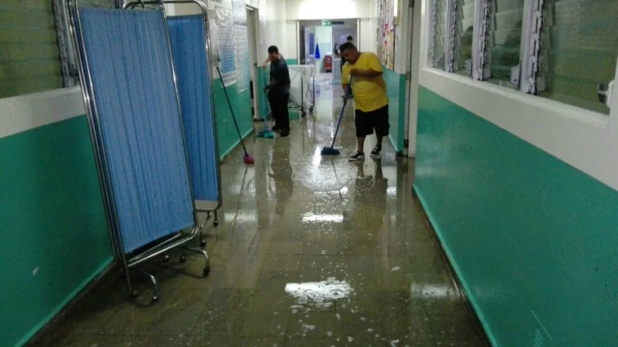 Jiquilisco, El Salvador - The National Hospital in Jiquilisco experienced flooding twice within one month resulting in patients needing to be transferred and extensive clean up operations. Credit: Telenoticias21 GMV