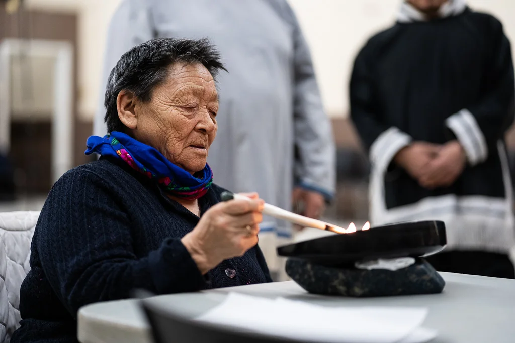 Inuit Elder Monica Ugjuk met with the group to share her knowledge on traditional birthing practices of Inuit peoples. She also led a traditional lighting of the Qulliq to celebrate the special visit to Rankin Inlet, Nunavut.