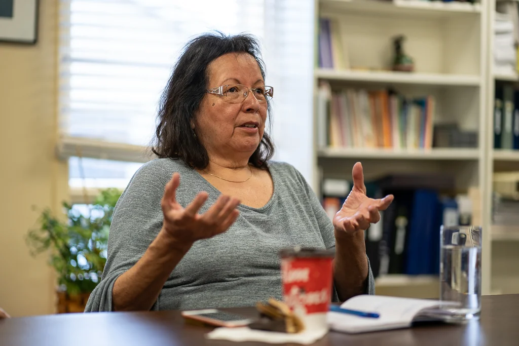Marsha Smoke, with the Dibaajimowin Cultural Centre, helped organize the meeting between Indigenous peoples living in Canada and Guatemala. She and her colleagues shared their knowledge about cultural practices, and despite differing contexts, the participants noted the similarities between the worldviews of Indigenous peoples in the North and South.
