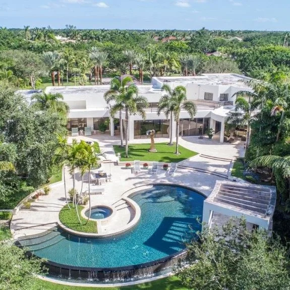 contemporary-florida-architecture-infinity-pool.jpg