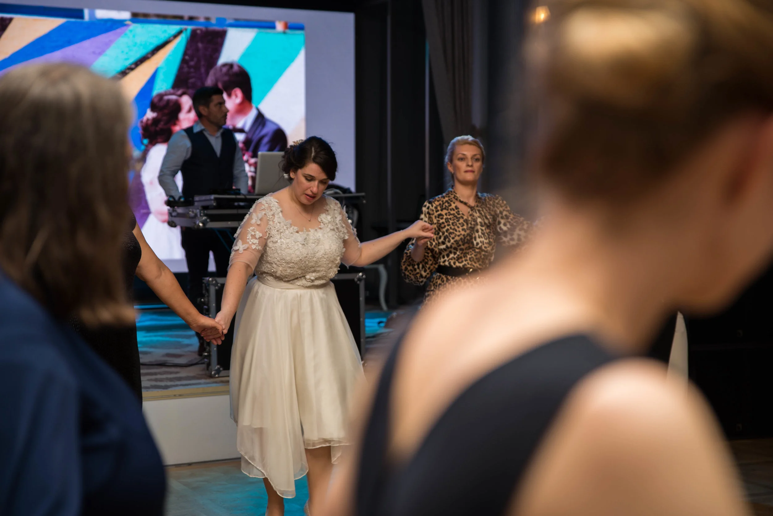 Take my hand and dance with me