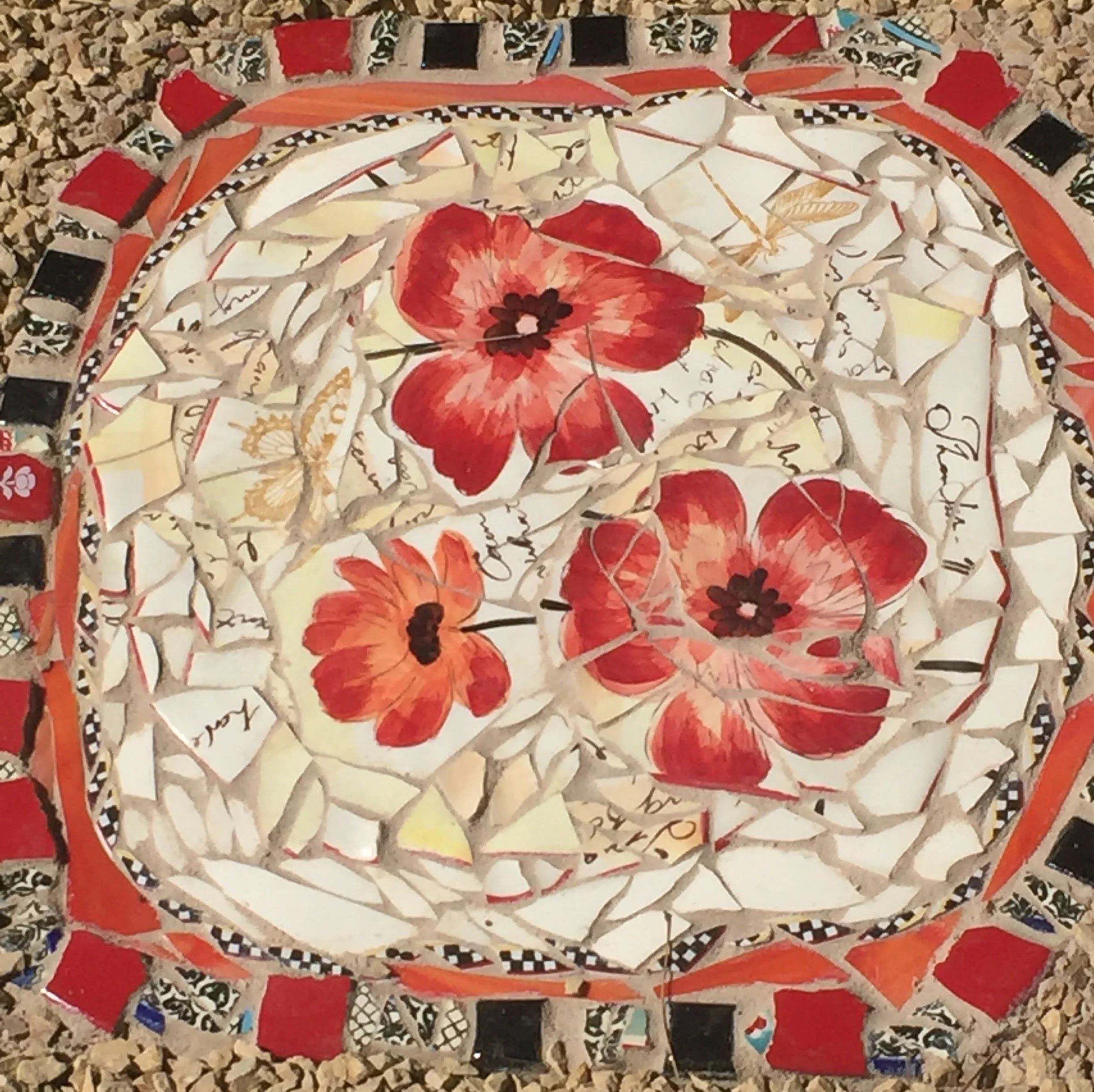  This is a Poppy stepping stone has lots of other plates in black and white combibations.&nbsp; 
