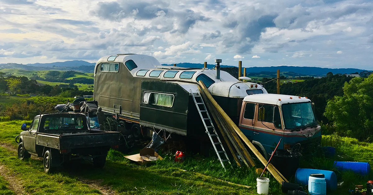 The MAGNIFICENT old bus that is pete’s home