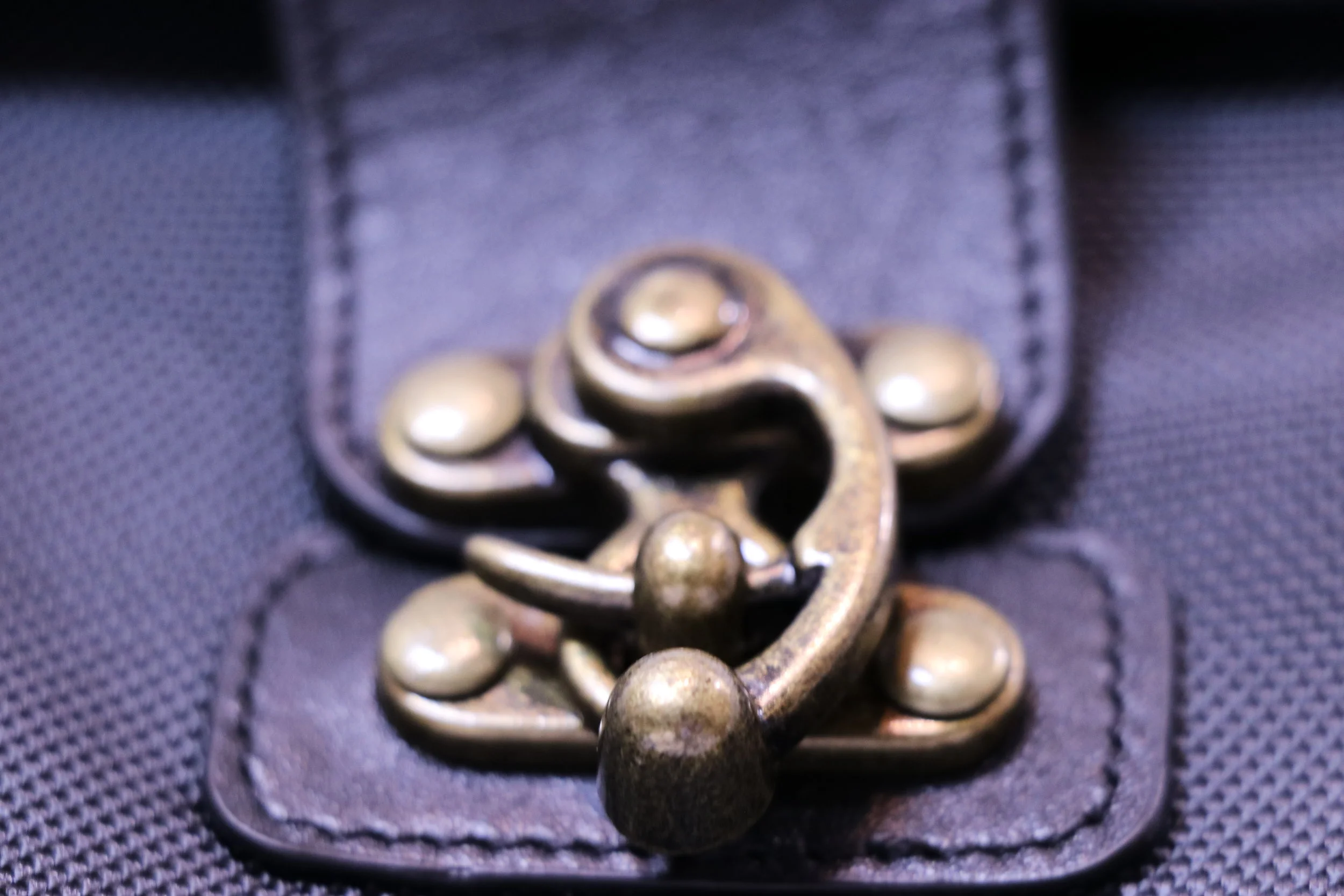 brass closure.JPG