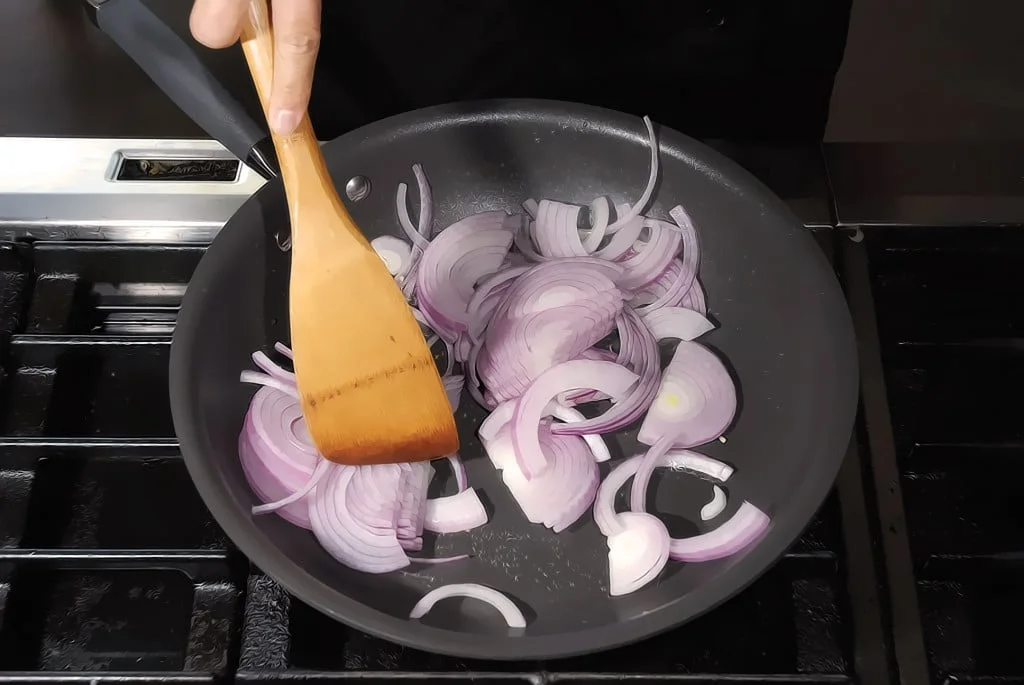 Saute-Onions_0403-1024x685.jpg