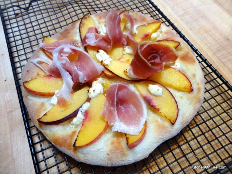 Peach-and-Prosciutto-Pizza-w-Balsamic-Dressing-9734-800x600.jpg