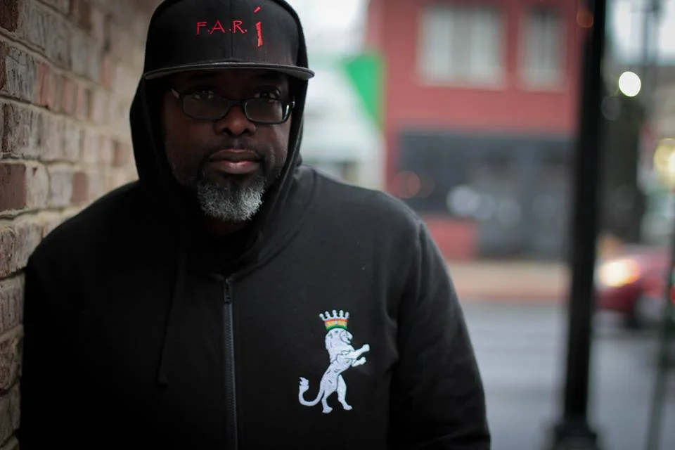 Fari Standing Lion Embroidered Hoodie