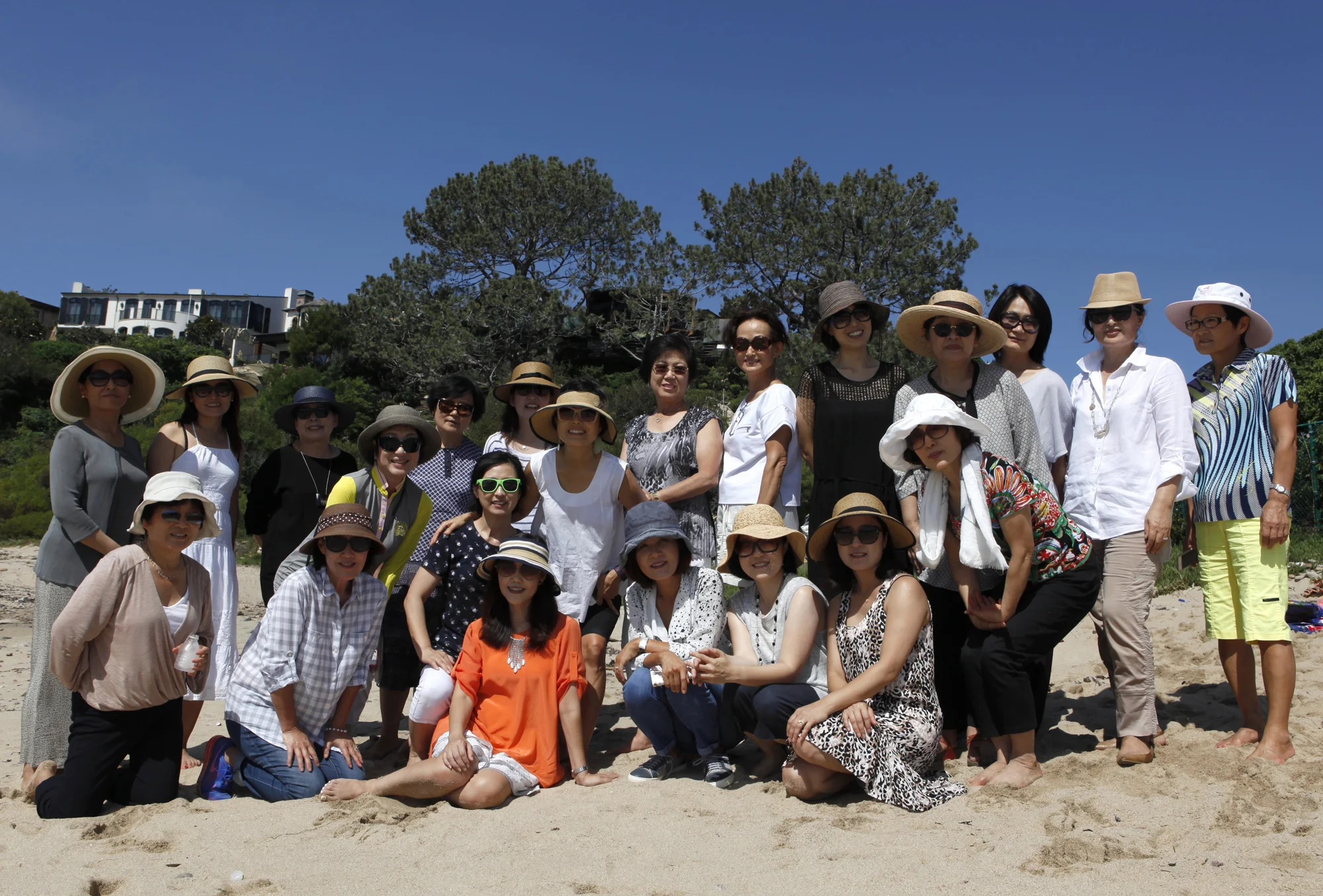 2015KAM members visiting the collection of Jun Lee, Newport Beach